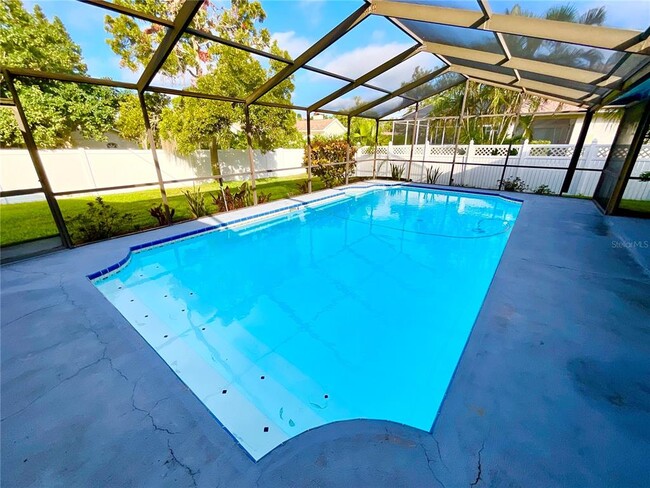 1349 Hillside Dr in Tarpon Springs, FL - Building Photo - Building Photo