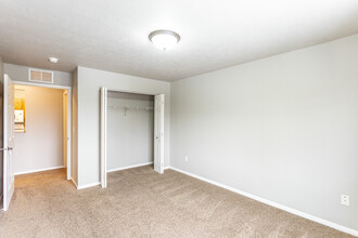 Washington Heights Apartments in Sioux Falls, SD - Building Photo - Building Photo