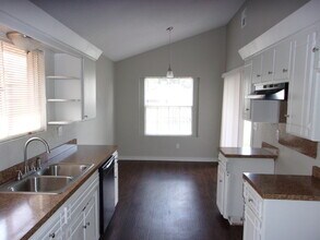 10404 Evergreen Ct in Oklahoma City, OK - Building Photo - Building Photo