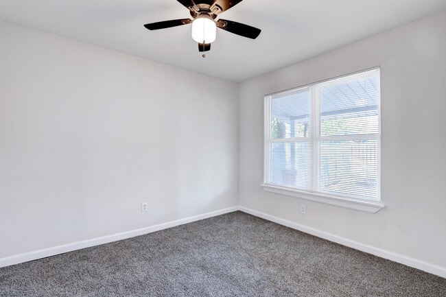 property at 3122 W César E Chávez Blvd