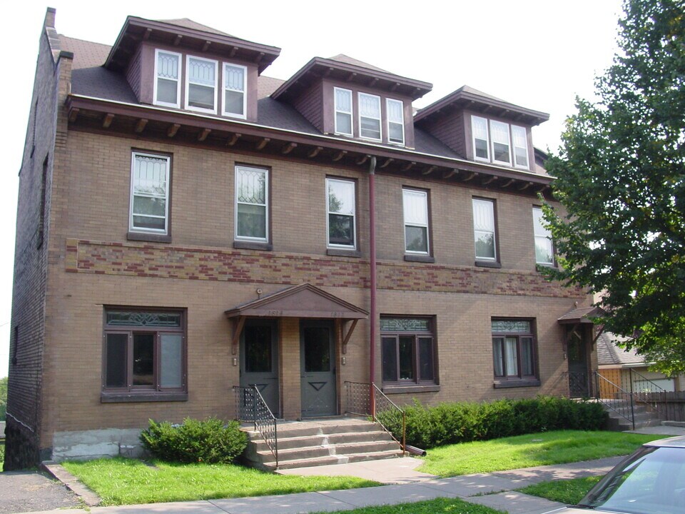 1810 Jefferson St, Unit A in Duluth, MN - Foto de edificio