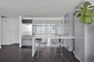 1040 Biscayne Blvd, Unit 3306 in Miami, FL - Building Photo - Building Photo