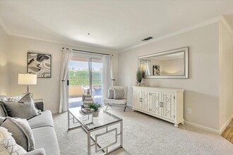 440 Bollinger Canyon Ln, Unit 194 in San Ramon, CA - Building Photo - Building Photo