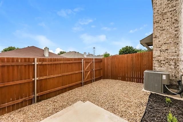 814 Bonnet Trl in Arlington, TX - Building Photo - Building Photo