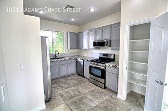 10313 Adams Chase St in Las Vegas, NV - Building Photo - Building Photo