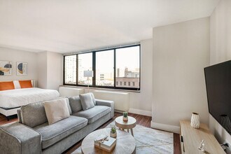 175 E 96th St in New York, NY - Building Photo - Building Photo