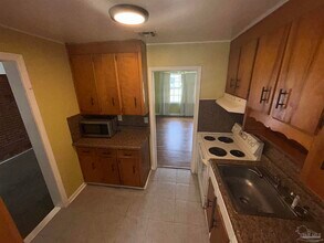517 Lakewood Rd in Pensacola, FL - Building Photo - Building Photo