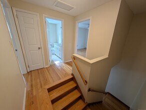36 Irving St in Manchester, CT - Building Photo - Building Photo
