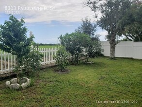 8313 Paddlewheel St in Tampa, FL - Building Photo - Building Photo