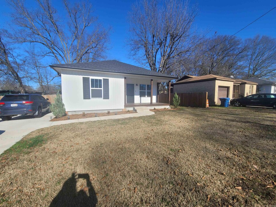 1025 Jackman St in Benton, AR - Building Photo