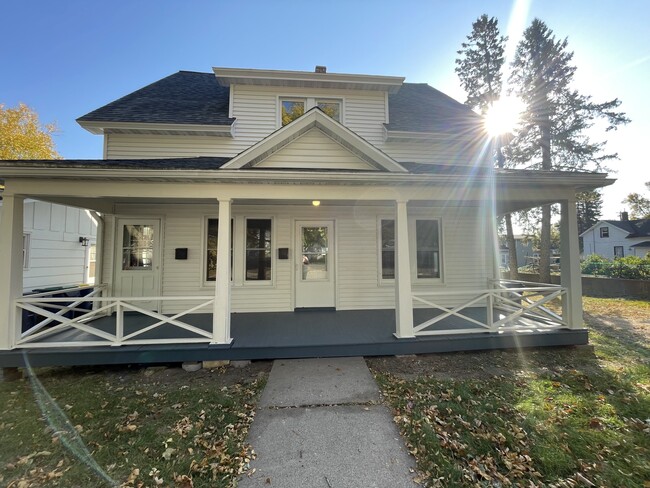 111 N 8th Ave in Wausau, WI - Foto de edificio - Building Photo