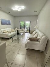 8363 NW 41st St in Doral, FL - Building Photo - Building Photo