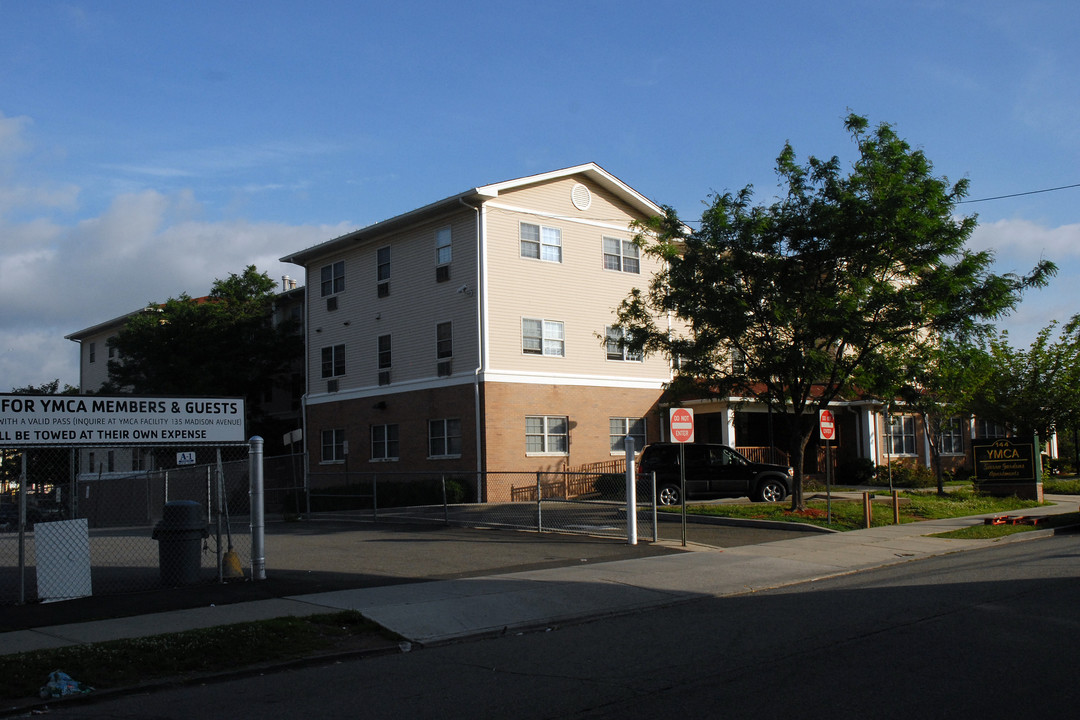 YMCA Sierra Gardens Apartments in Elizabeth, NJ - Building Photo