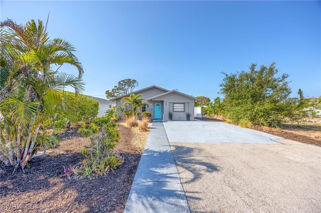 668 94th Ave N in Naples, FL - Building Photo - Building Photo