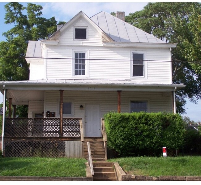 property at 1911 Orange Ave NW