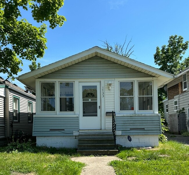 property at 1733 Wychwood St