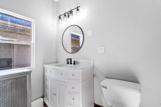 5059 W Sunnyside Ave, Unit Apt # 2 in Chicago, IL - Building Photo - Building Photo