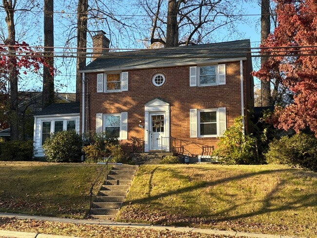 22 Kentbury Way in Bethesda, MD - Building Photo - Building Photo