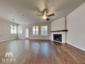 8009 Levata Dr in Austin, TX - Building Photo - Building Photo
