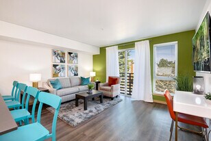 2811 18th Ave S in Seattle, WA - Building Photo