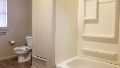 609 6th St, Unit 3 in Blanket, TX - Building Photo - Building Photo