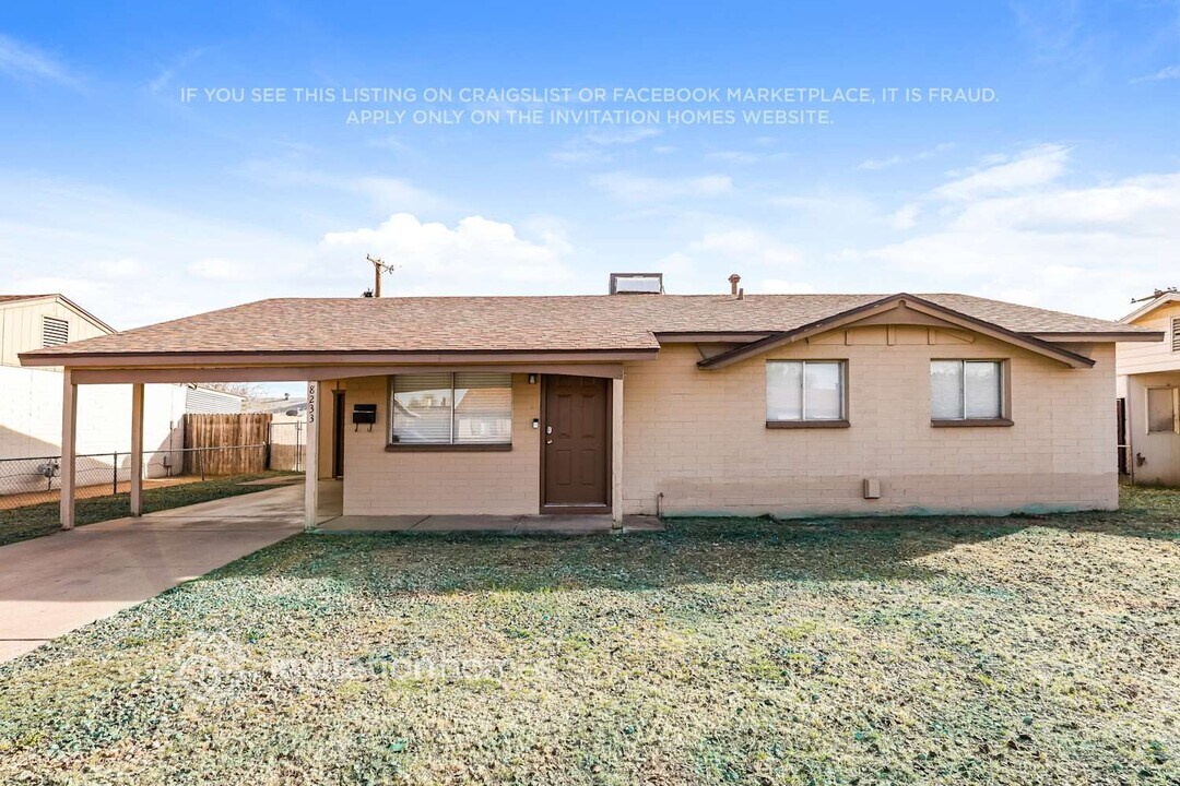 8233 W Indianola Ave in Phoenix, AZ - Building Photo