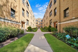 2647 N Spaulding Ave in Chicago, IL - Building Photo