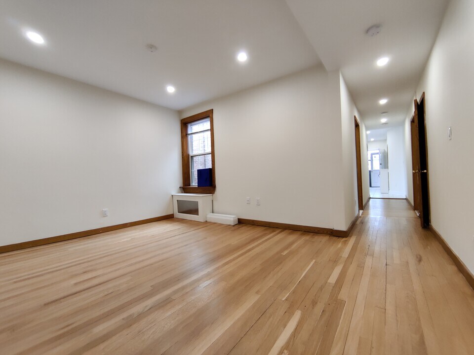 15 Green, Unit 6 in Brookline, MA - Building Photo