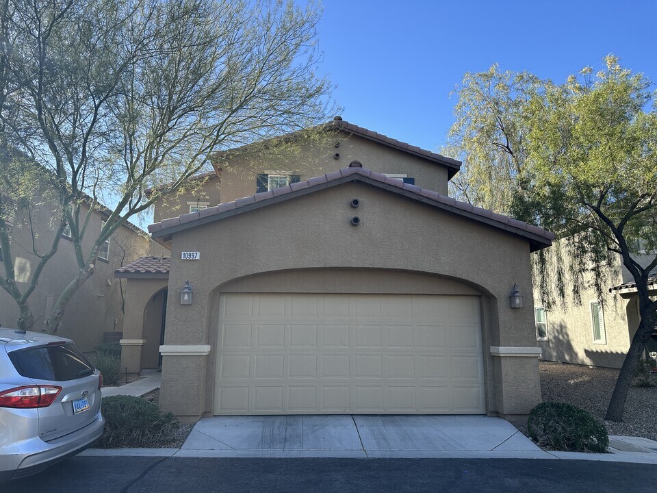 10997 Prudhoe Bay St in Las Vegas, NV - Building Photo