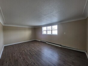 206 3rd Ave SE in Altoona, IA - Building Photo - Building Photo