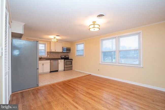 15 Cranbury Rd in West Windsor Township, NJ - Building Photo - Building Photo