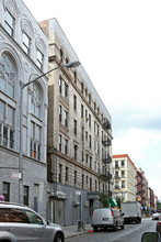 289 Grand St in New York, NY - Building Photo - Building Photo