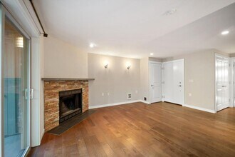 15152 NE 82nd St in Redmond, WA - Building Photo - Building Photo