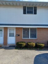 321 N Cherry Alley in Elizabethtown, PA - Building Photo