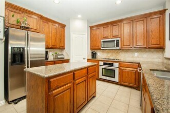 7912 Texian Trail in McKinney, TX - Foto de edificio - Building Photo
