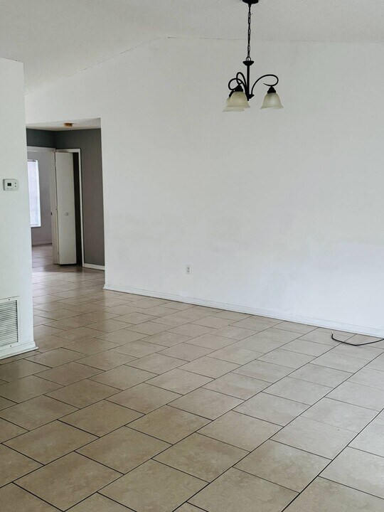 810 Veronica Cir in Ocoee, FL - Building Photo