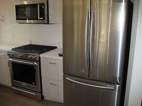 838 14th St, Unit Frnt in Santa Monica, CA - Building Photo - Building Photo