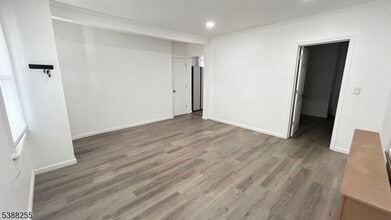 354 W 2nd St in Bound Brook, NJ - Building Photo - Building Photo