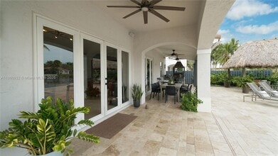 7031 NW 113th Ct in Doral, FL - Building Photo - Building Photo