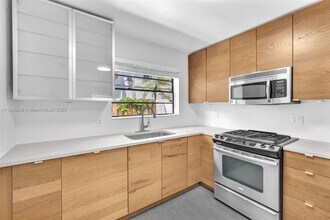 3265 Virginia St in Miami, FL - Building Photo - Building Photo