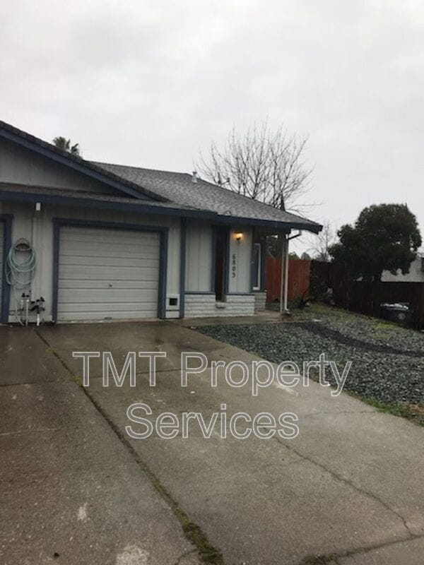 6803 Trovita Way in Citrus Heights, CA - Building Photo - Building Photo