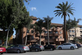 Ellendale Trojan in Los Angeles, CA - Foto de edificio - Building Photo