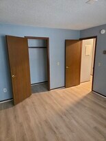19 East St, Unit 19D in Essex Junction, VT - Building Photo