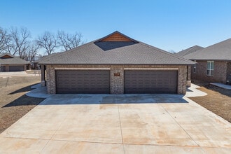 7512 Wildflower Way in Oklahoma City, OK - Building Photo - Building Photo