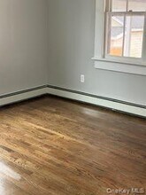 68 Center Ave in Bay Shore, NY - Building Photo - Building Photo