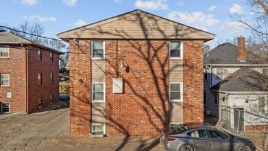 The Shuttle in Omaha, NE - Foto de edificio - Building Photo