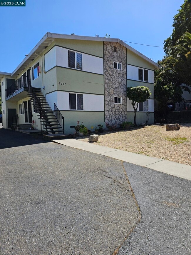 property at 2291 Cuadra Ct