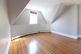 47 Cornwall St, Unit 3 in Boston, MA - Foto de edificio - Building Photo