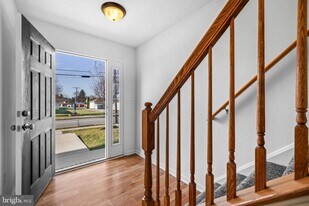 6 Mustang Dr in Hanover, PA - Building Photo