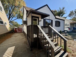 26636 Lorenz St in Madison Heights, MI - Foto de edificio - Building Photo